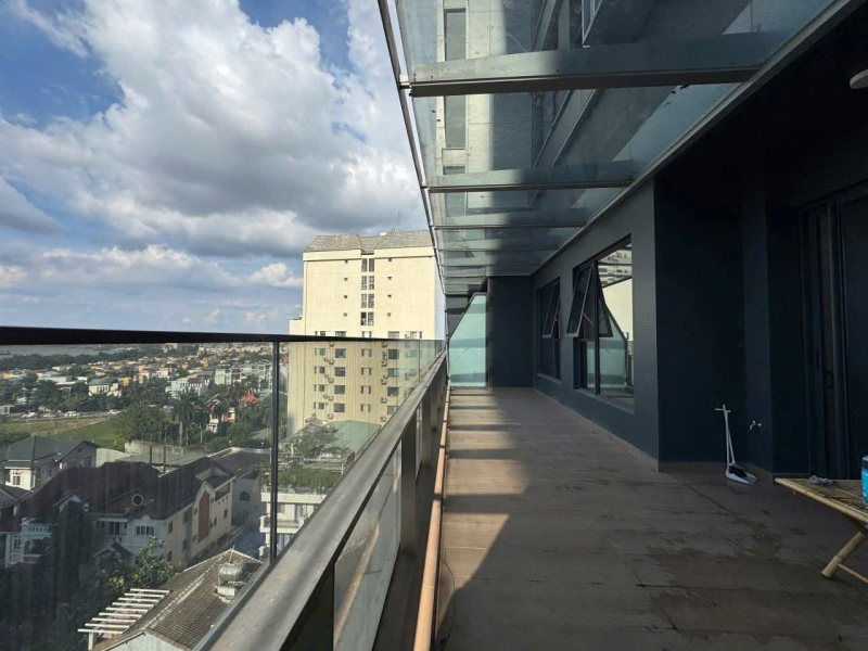 cho thue can ho 2pn co san vuon rieng  ?? lumiere riverside   khong gian song xanh doc ban