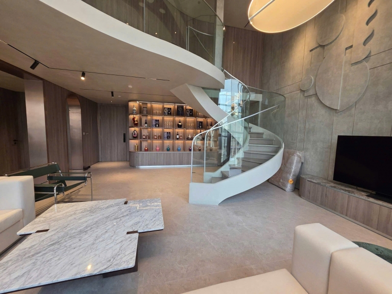 cho thue penthouse the metropole  ?? the galleria 2 tang thiet ke doc dao view song thoang mat