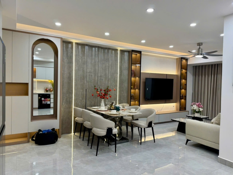 fully furnished 3 bedroom apartment for sale at sky garden