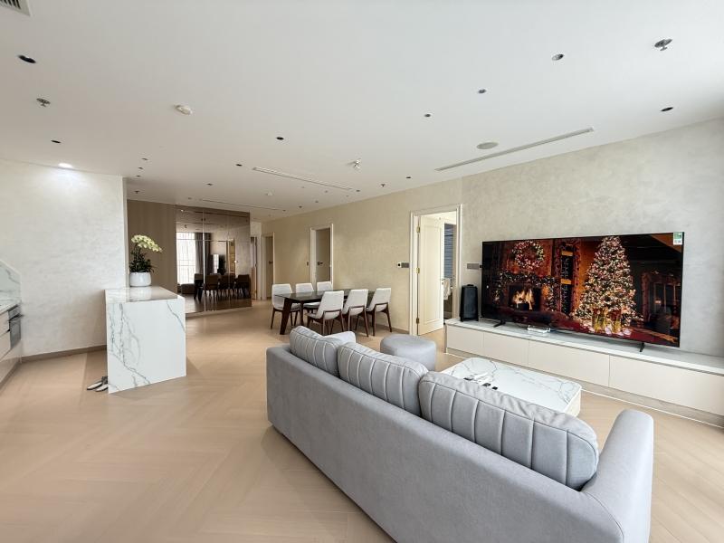 luxury apartment for rent with direct saigon river view at vinhomes golden river