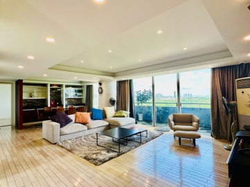 luxury garden court penthouse for sale with 4 bedrooms and private garden