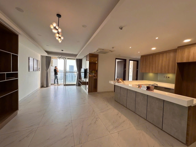 midtown 3 bedroom river view apartment for rent with basic furnishings and parking