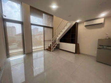 midtown shophouse for sale with mezzanine and basic furniture