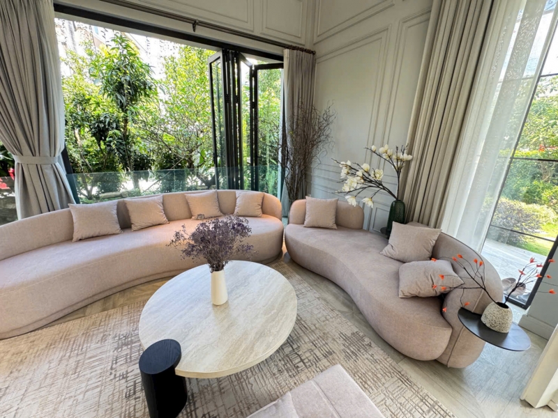 villa for rent with garden and three open sides in nam thong phu my hung