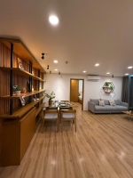 ban can ho hung phuc 2pn full noi that view thoang da co so hong