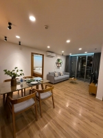 ban can ho hung phuc 2pn full noi that view thoang da co so hong