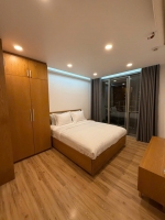 ban can ho hung phuc 2pn full noi that view thoang da co so hong