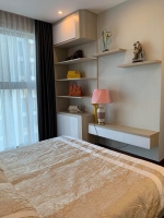 ban can ho midtown 2pn can goc full noi that co o xe so hong