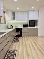 large garden apartment for sale at garden court