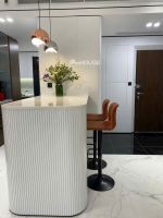 can ho sang trong va rong rai cho thue tai riverpark residence voi day du noi that