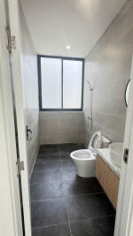 spacious corner townhouse for rent at soho the global city with modern architecture