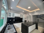 spacious 5 bedroom villa for rent at my phu with private garden